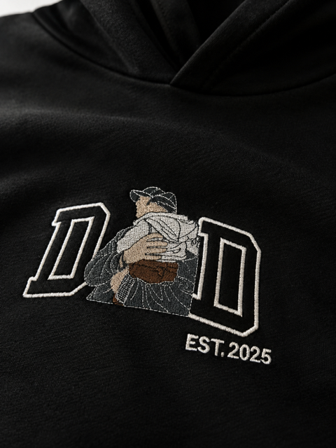 Aufwendig besticktes Motiv auf schwarzem Sweatshirt